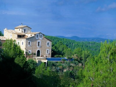 Our top luxury villa picks in Catalonia - perfect for important birthdays and indulgent holidays.....